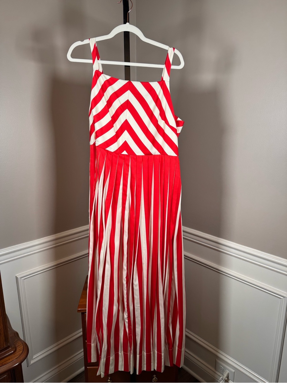 Tuckernuck Rouge Stripe Laina Dress XL NWT Red White Pleated Maxi - Picture 2 of 10
